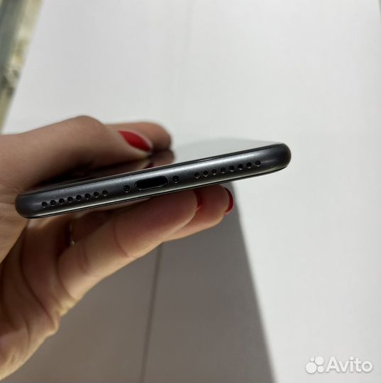 iPhone 8 Plus, 64 ГБ