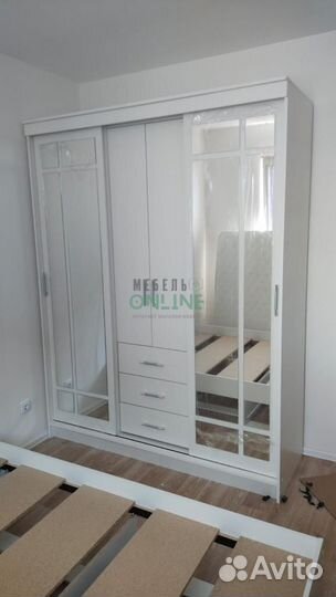 Шкаф купе с зеркалом