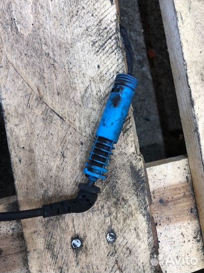 Датчик ABS задний левый Bmw 6 E63 N62B44 2004