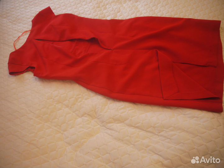Продаю летнее женское красное платье офисное