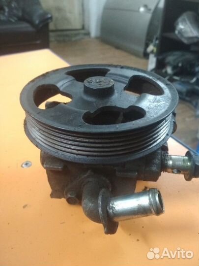 Насос гура Mazda 3 BK 2.3