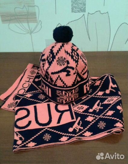 Шапка с шарфом