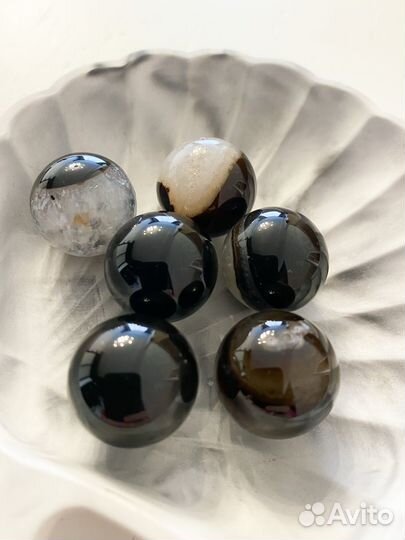 Натуральные камни талисманы фигурки агат