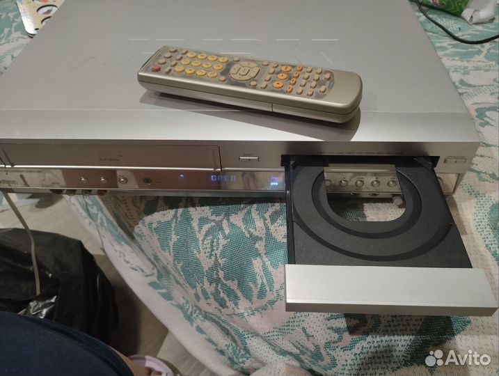 Видеодвойка DVD + VHS BBK