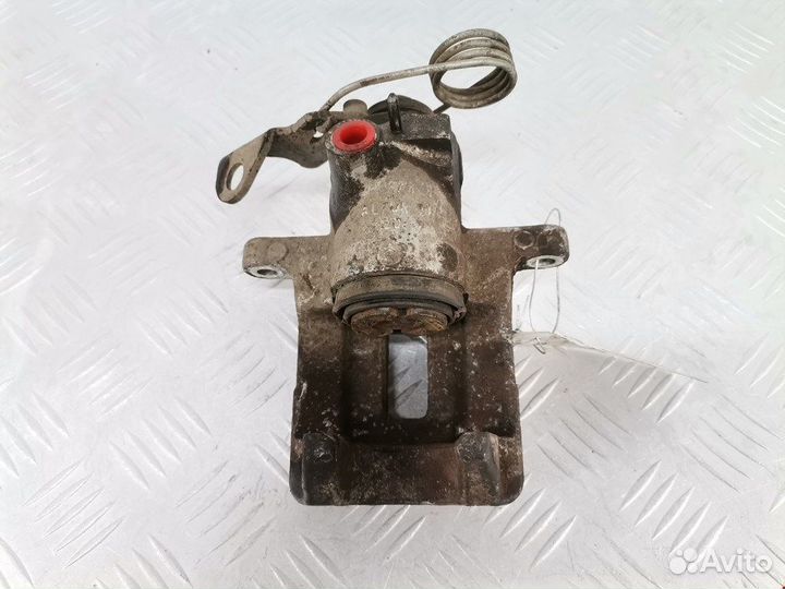 Суппорт задний правый для Audi A4 B5 8E0615424