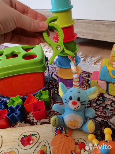 Развивающие игрушки для малышей