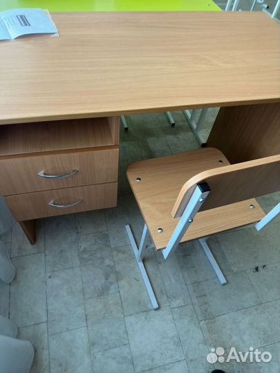 Школьная мебель (парты, стулья, шкаф, вешалка)