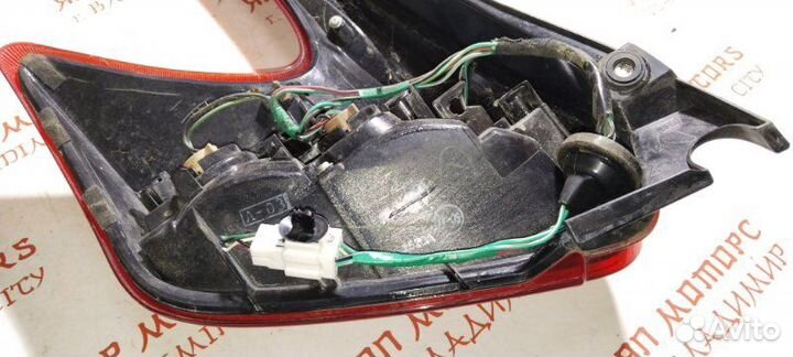 Фонарь задний правый Nissan Juke NF15 MR16DT 2012