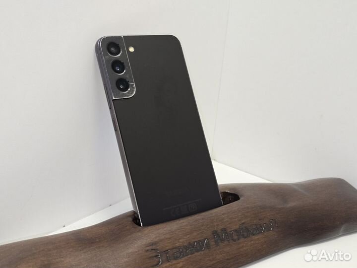 Samsung Galaxy S22+, 8/256 ГБ