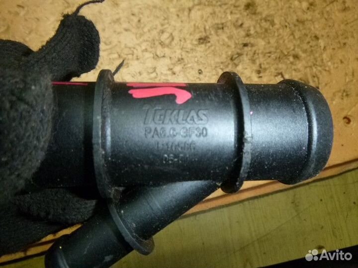 Фланец тройник Volkswagen jetta 2011