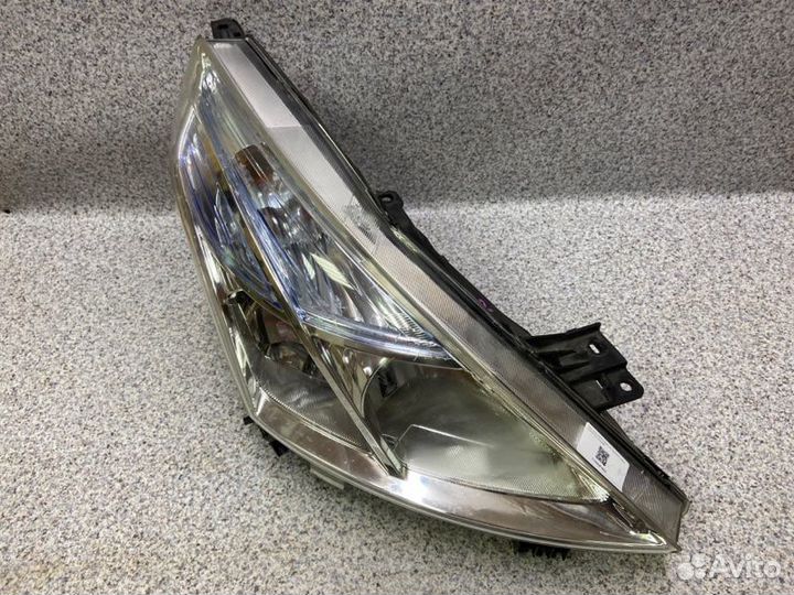 Фара правая Nissan Teana J32 2008