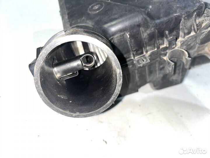 Корпус воздушного фильтра Subaru Tribeca