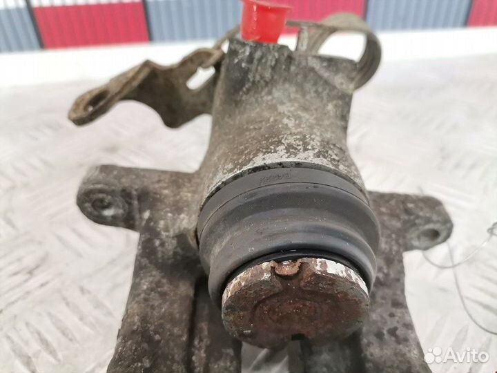 Суппорт задний правый для Volkswagen Passat 5 GP