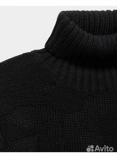 Свитер новый