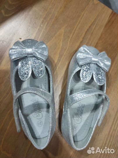 Туфли для девочки новые