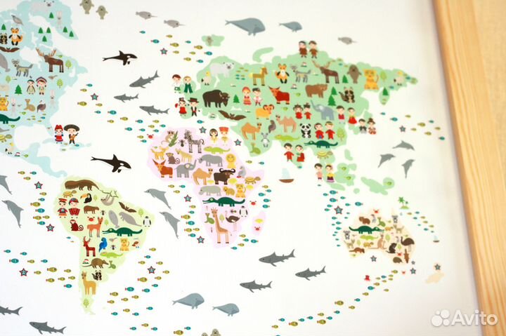 Детская карта мира с животными и людьми в рамке