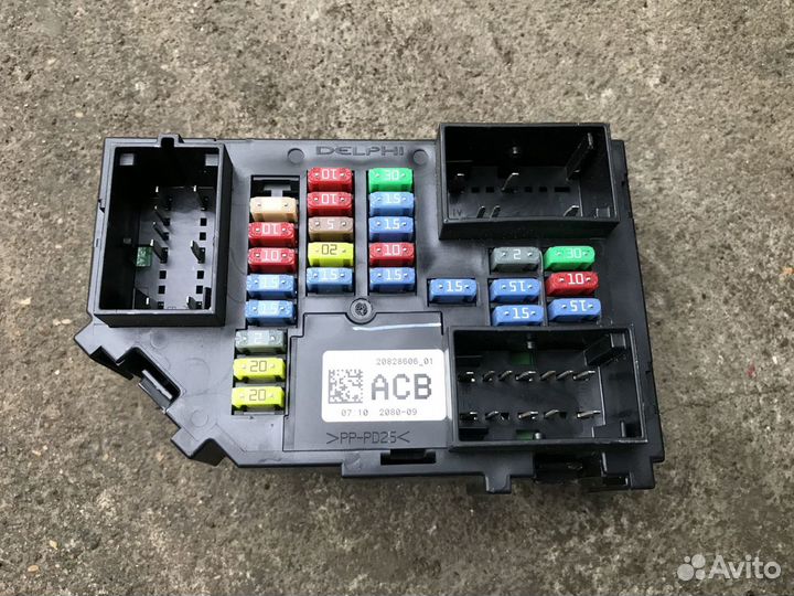 Блок предохранителей Chevrolet Tahoe 06-14