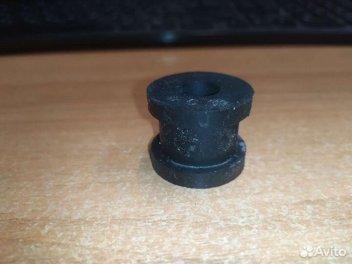 Резинка втулка крепления глушителя suzuki skywave