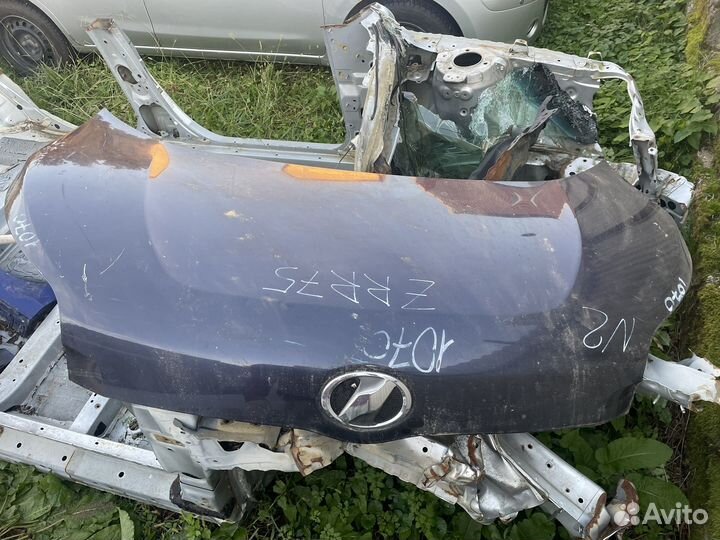 Капот Toyota Noah/Voxy 2010 5330128130 ZRR75