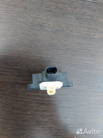 Датчик удара двери Mercedes Gl 500 4Matic 166