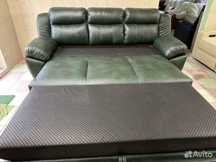 Кожаный диван-кровать + кресло-кровать