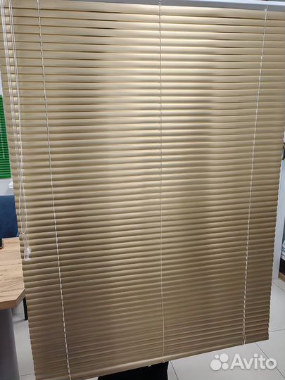 Жалюзи горизонтальные цвет золотой