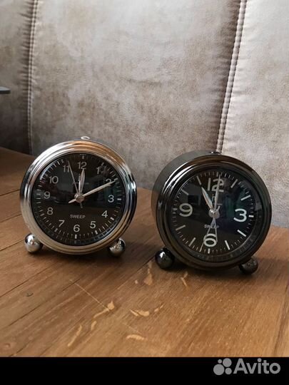 Итальянские настольные кварцевые часы Lowell