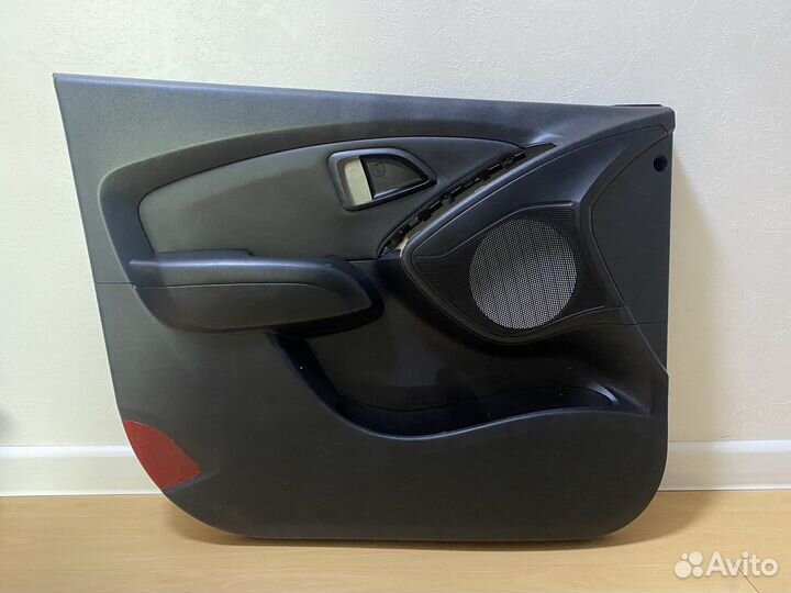 Обшивка лев. пер. двери Hyundai IX35/Tucson 09-15