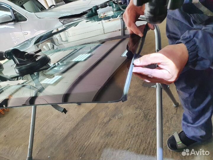 Лобовое стекло Opel Astra H