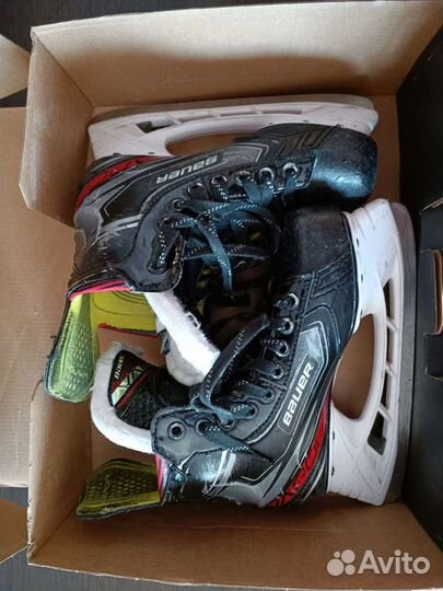 Хоккейные коньки бауэр