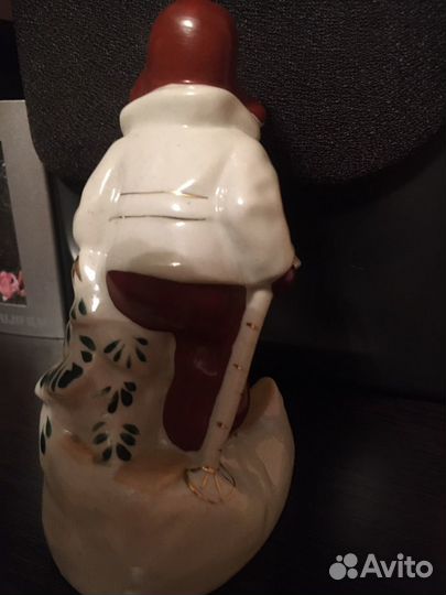 Статуэтка мальчик на лыжах