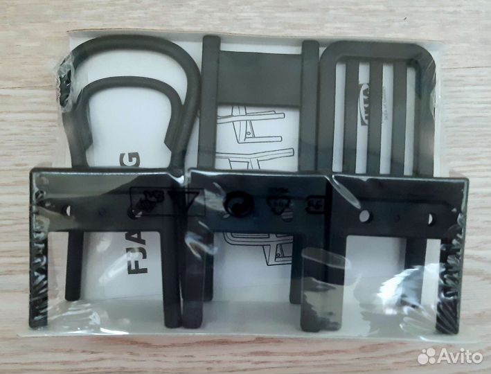 Вешалка настенная IKEA стулья