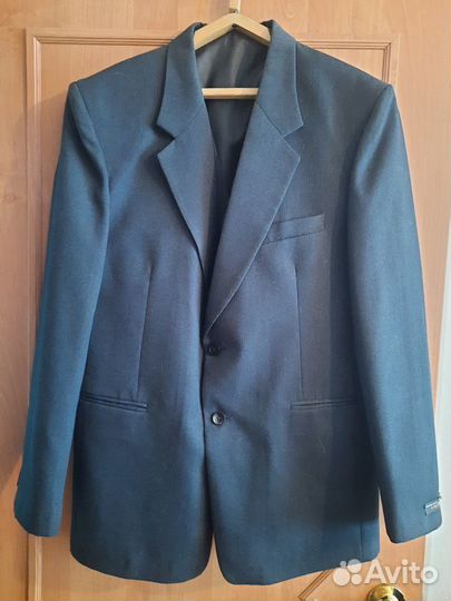 Мужской классика. костюм-тройка,новый.Пиджак