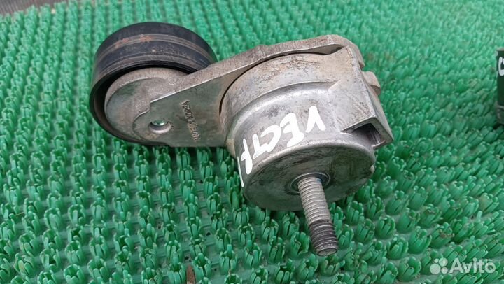 Натяжной ролик приводного ремня Opel Vectra C