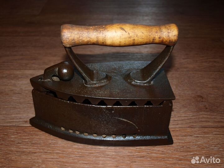 Утюг угольный редкий