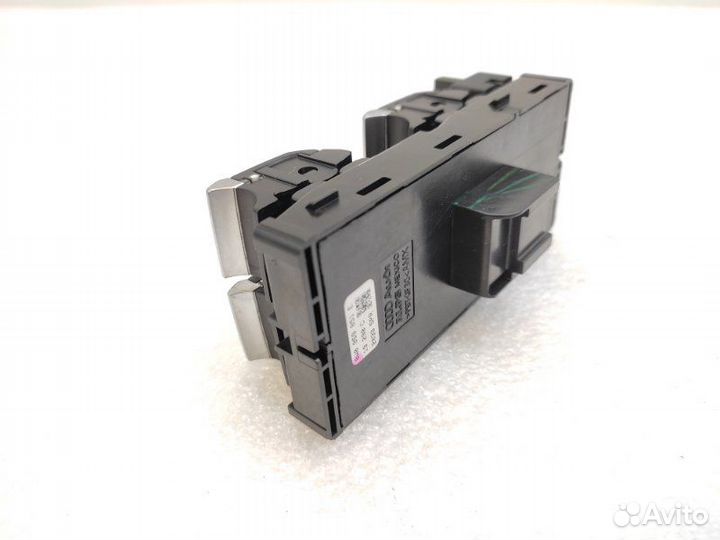 Блок управления стеклоподъемниками Audi Q5 FY 2.0