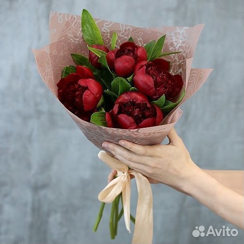 Букет из 5 пионов