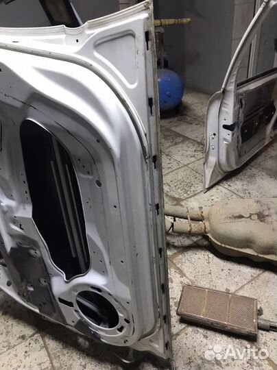 Двери на mercedes 211 4шт