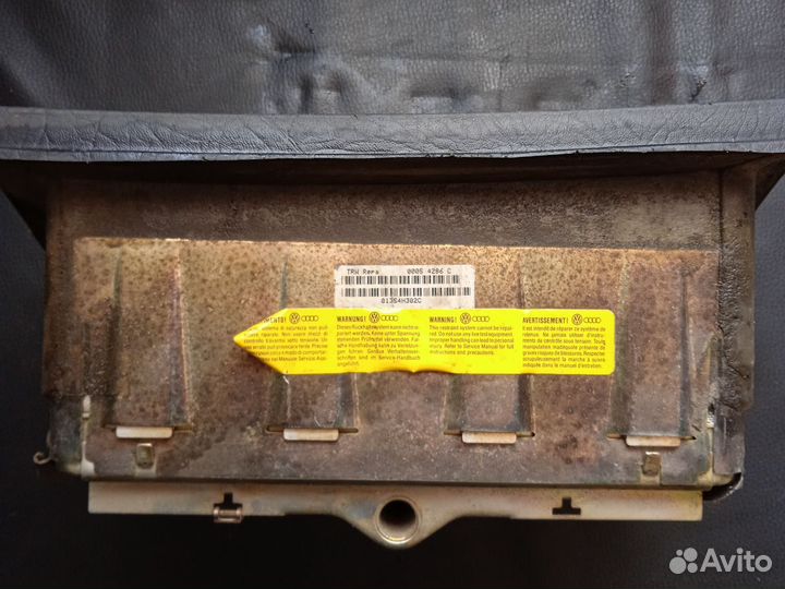 Подушка безопасности в торпедо для Audi 80/90 B4