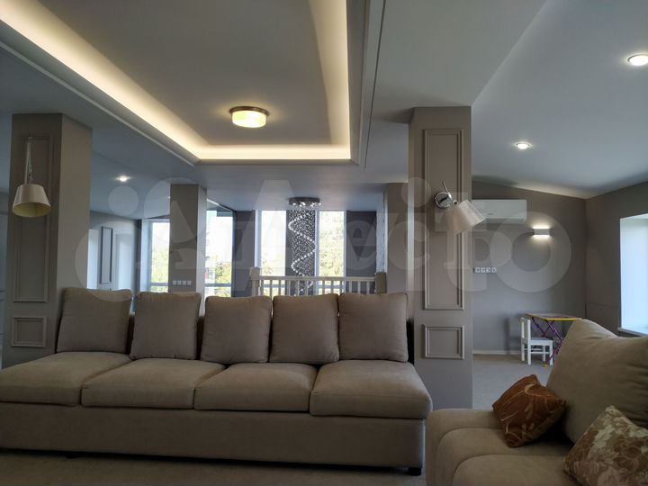 Коттедж 400 м² на участке 5 сот.