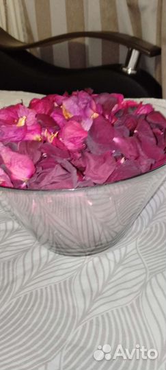 Сухие лепестки роз