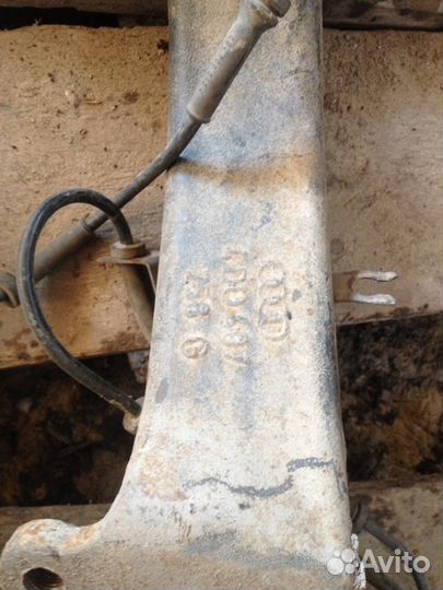 Поворотный кулак Ауди а8 д2