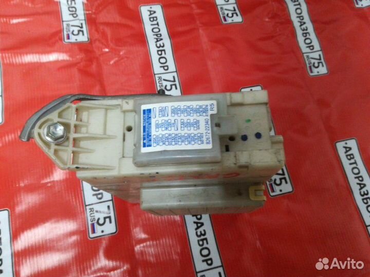 Блок предохранителей салона Toyota Mark X GRX120