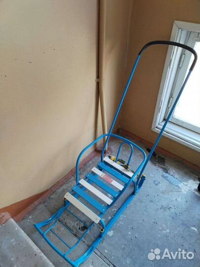 Детские санки с колесами и накидкой