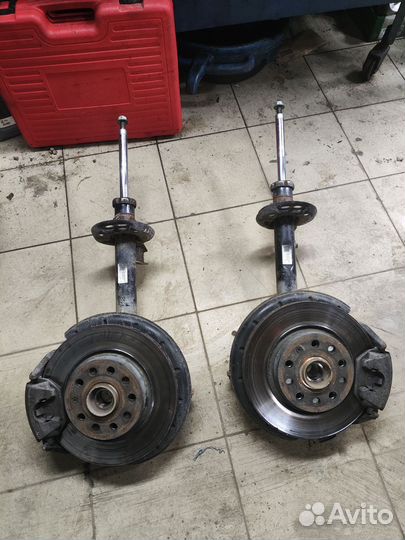 Поворотный кулак в сборе Шкода Октавия a5