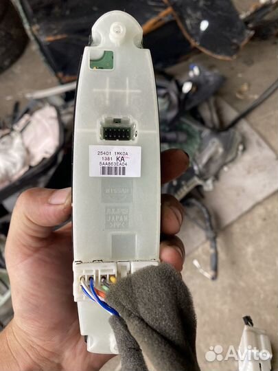 Блок управление стеклоподъемниками инфинити М37