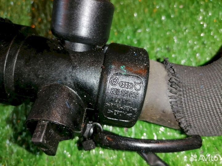 Патрубок охлаждения (радиатора) 8E0121049 Audi A4