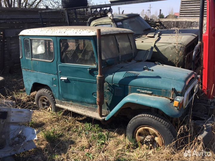В разборе Toyota land cruiser 40 1984г