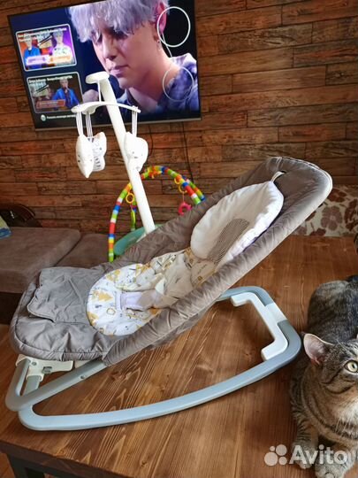 Шезлонг для новорожденных