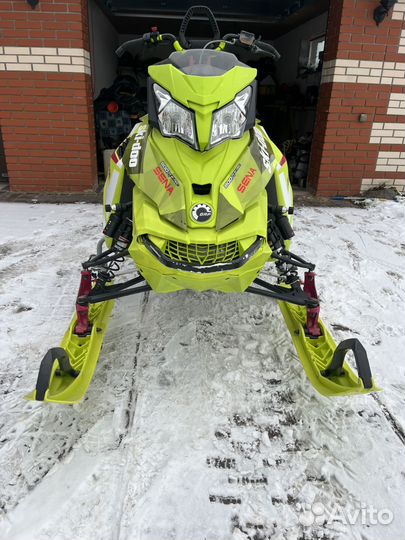 Горный снегоход BRP Freeride